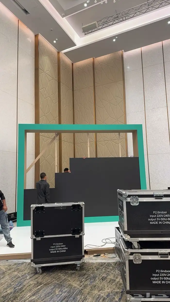 تاجير شاشات LED واضائات وسستم صوت وستيج 25