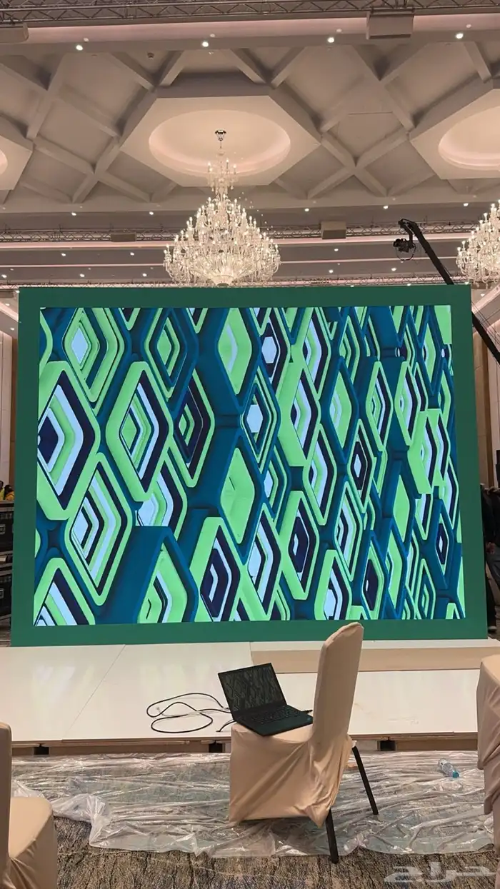 تاجير شاشات LED واضائات وسستم صوت وستيج 23
