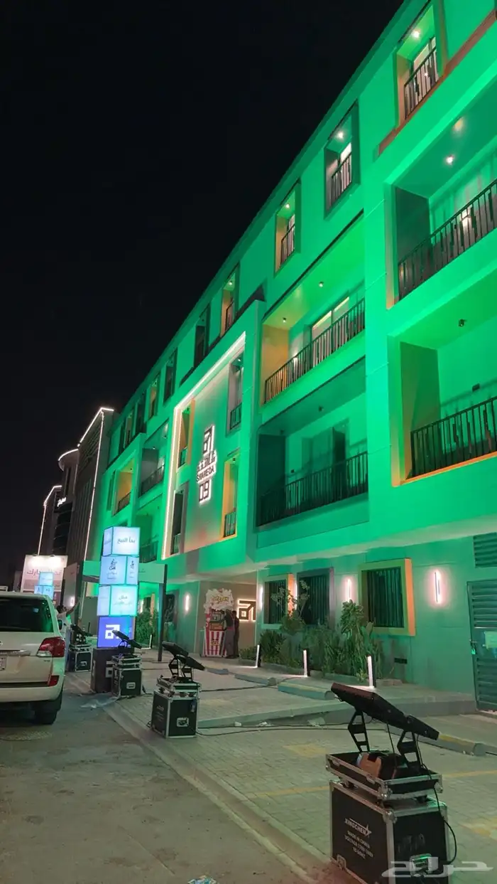 تاجير شاشات LED واضائات وسستم صوت وستيج 68