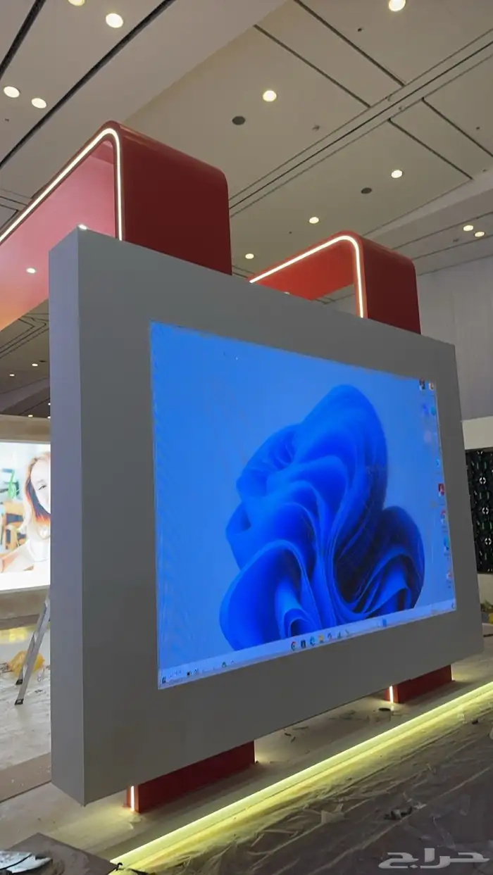 تاجير شاشات LED واضائات وسستم صوت وستيج 38