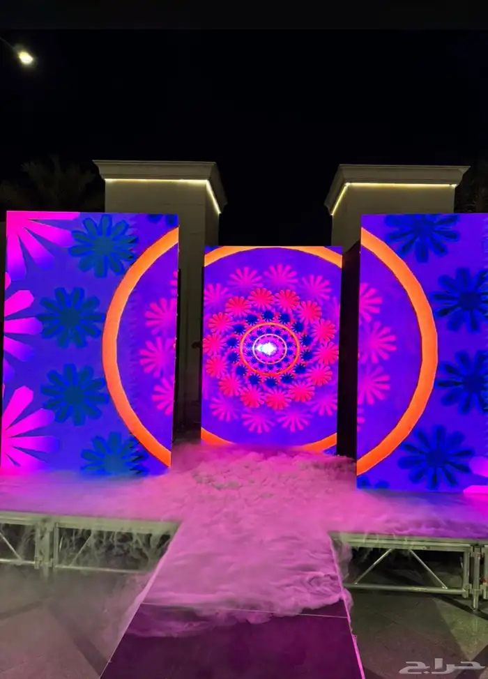 تاجير شاشات LED واضائات وسستم صوت وستيج 33