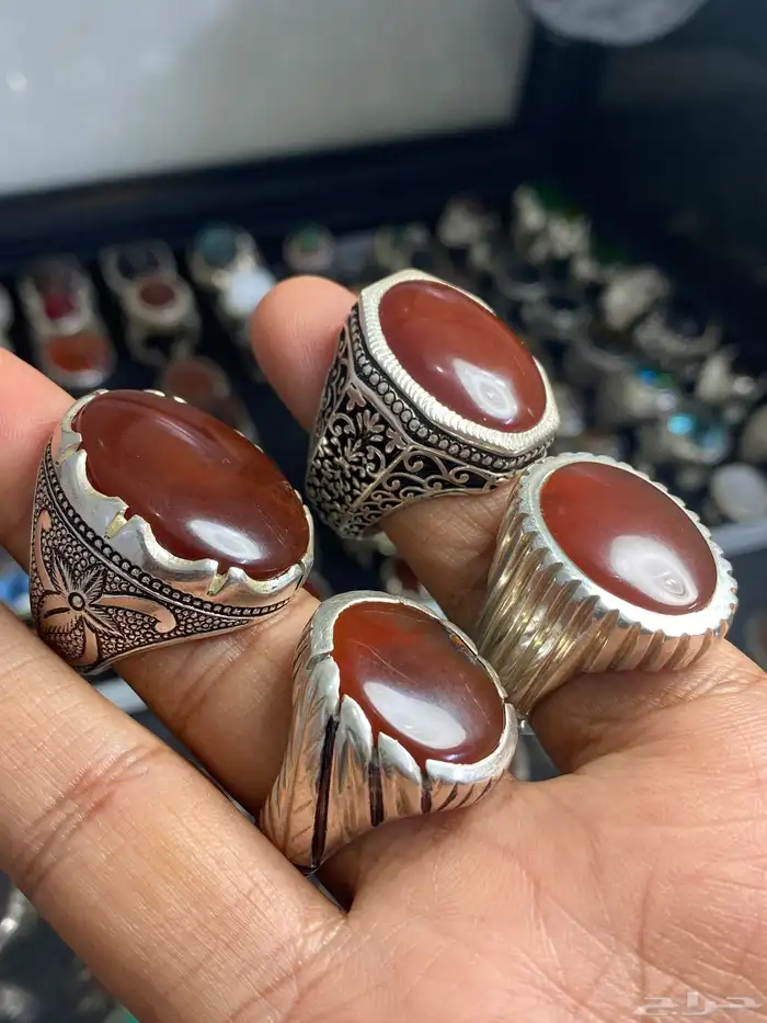 خاتم عقيق يماني كرزي مميز ( 4 خواتم ) 0