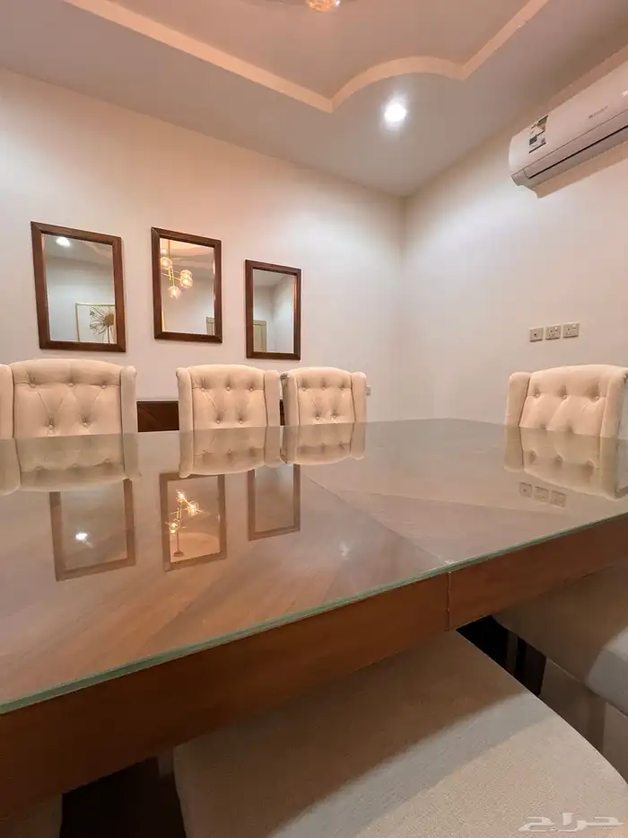 طاولة طعام عدد 8 كراسي ( ماليزية الصنع ) 1