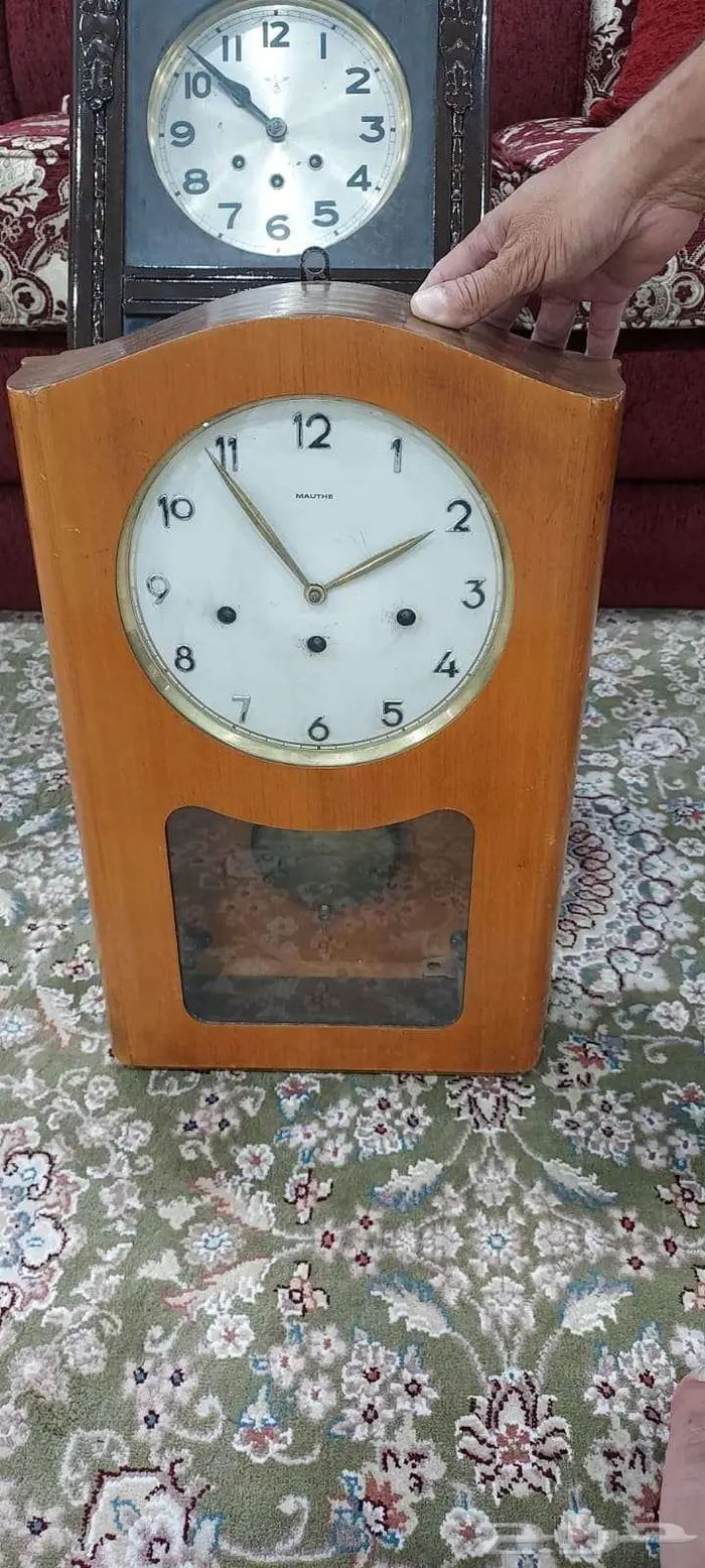 ساعة جدارية اثرية للبيع 1