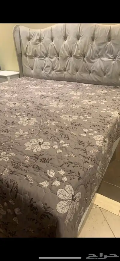 3 اكعاب من فرست شو   طقم سفره ذهبي   سرير نفرين 5
