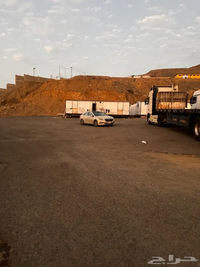 شركة نقليات لديها أسطول من الشاحنات للمشاريع 2