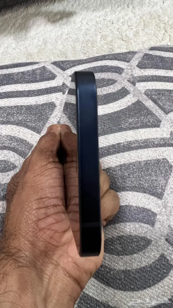ايفون 12 اسود 256 GB 4