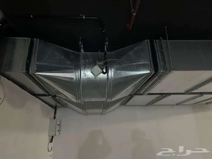 نقوم بجميع أعمال المكيفات الداخلية والمركزية والدكت بالرياض 25