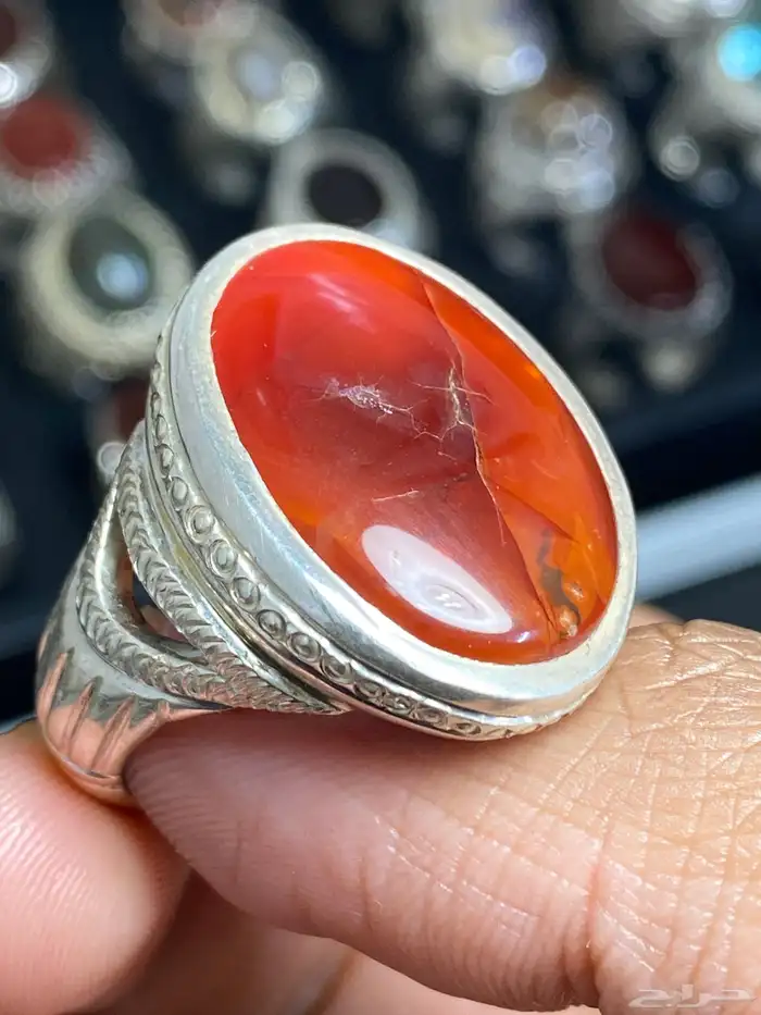 خاتم عقيق يماني مزعفر خام نخب ( 4 خواتم ) 6