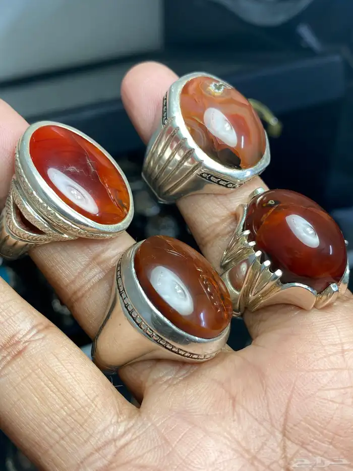 خاتم عقيق يماني مزعفر خام نخب ( 4 خواتم ) 0