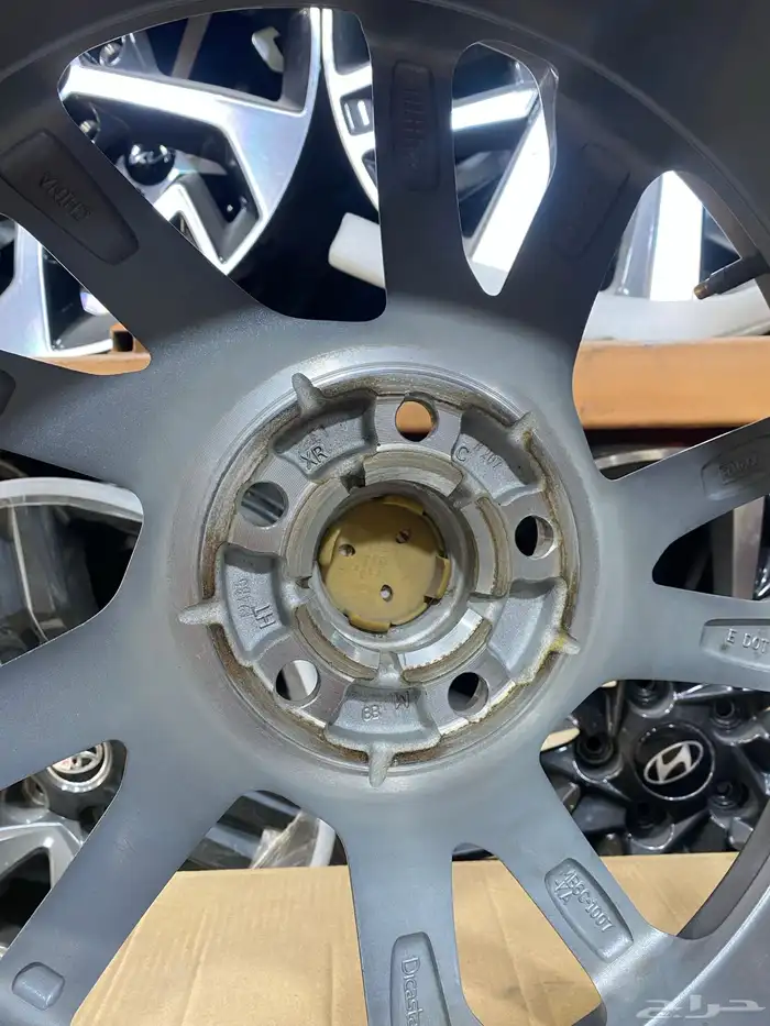 جنوط تورس 2023 مقاس 18 اصلي وكاله 6