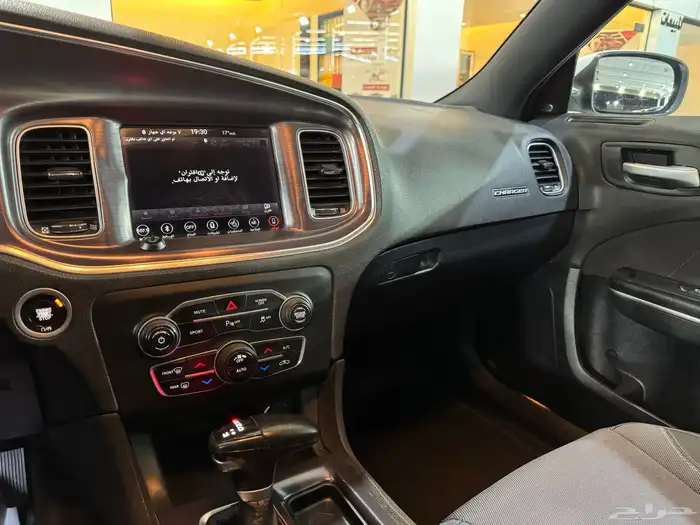 دودج - تشارجر - R T - 2018 - V8 ( بحالة ممتازة ) 11
