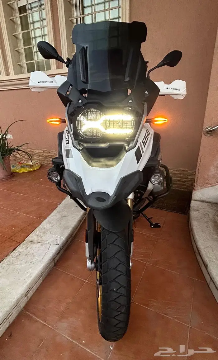 للبيع BMW R1250GS موديل 2022 6