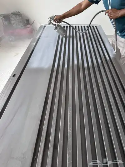 الباب حديد اسبغ بويا ناري مع اغراض 200 ريال 6