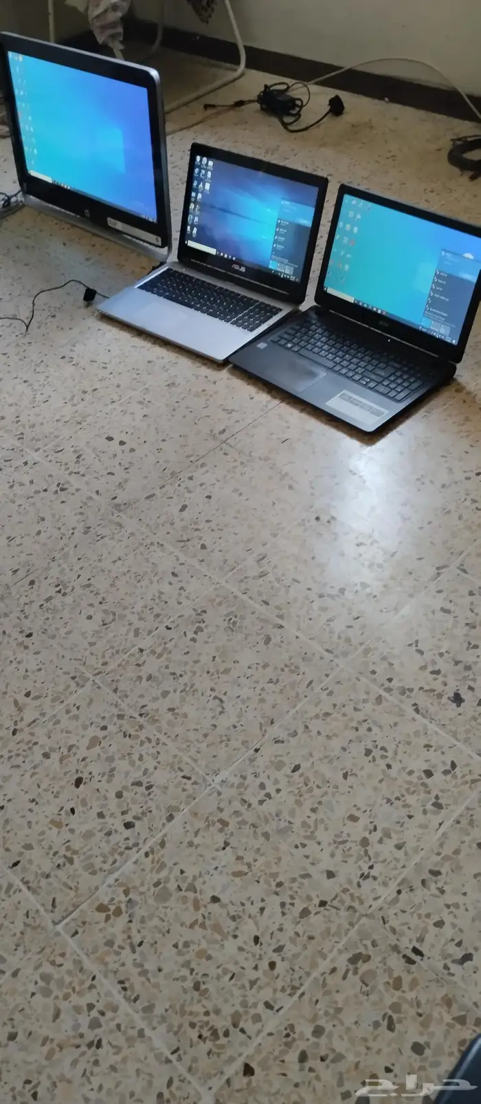 3 لابتوب مع بعض 2