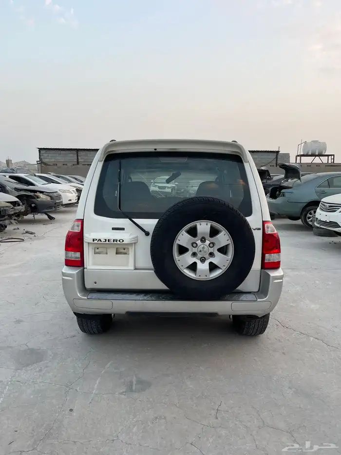 ميتسوبيشي باجيرو البيع قطع غيار فقط 2
