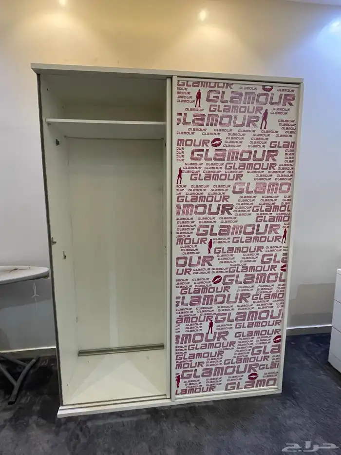 دولاب مزدوج 2 باب سحاب اللون ابيض و بنبي 2