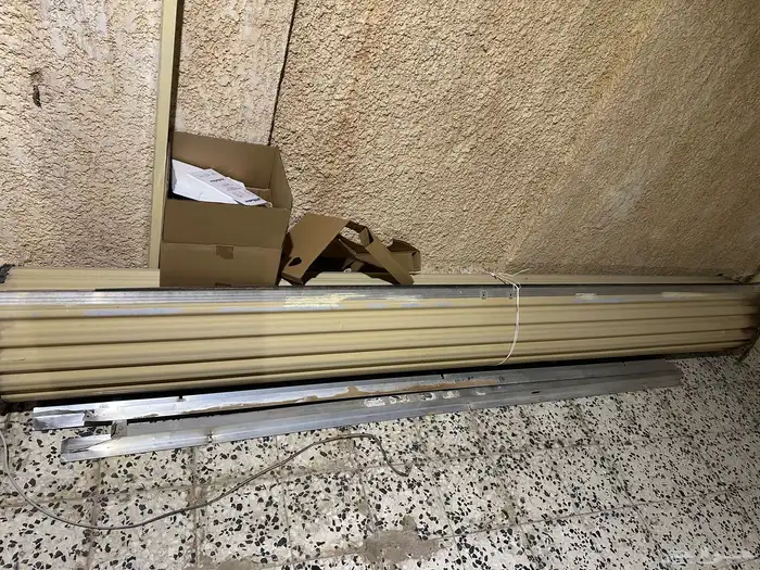 للبيع باب رول 0