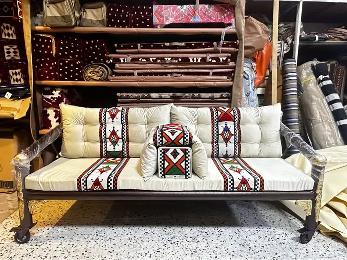 كراسي حديد خارجية 0