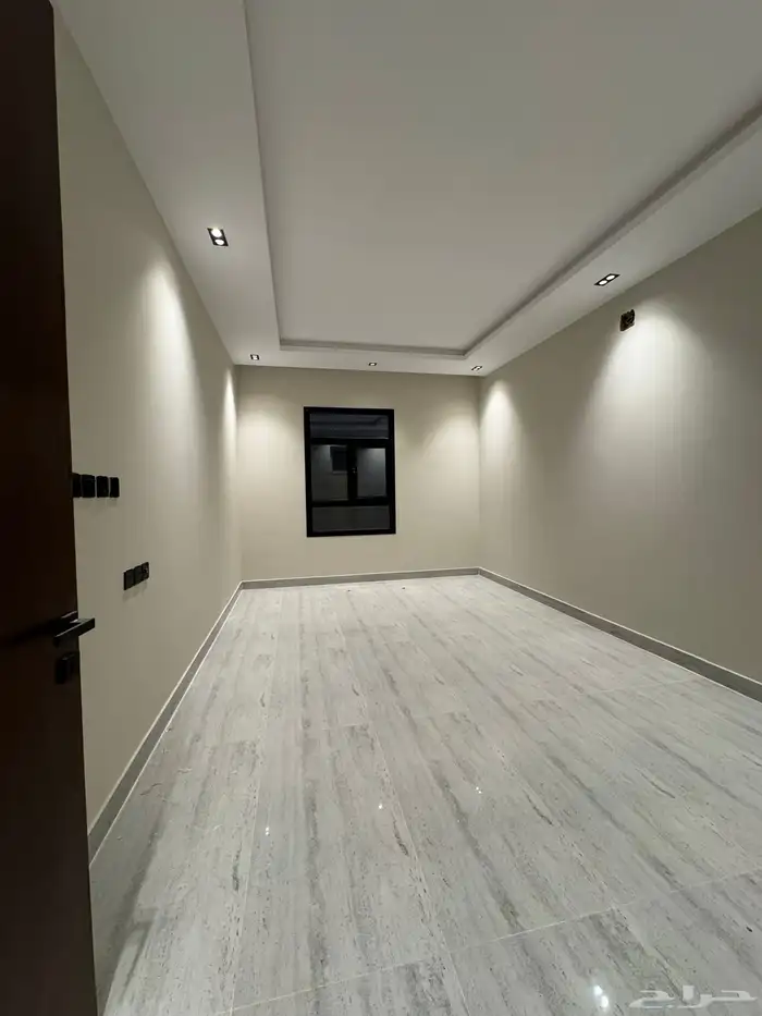 للبيع دور أول ب مصعد 2