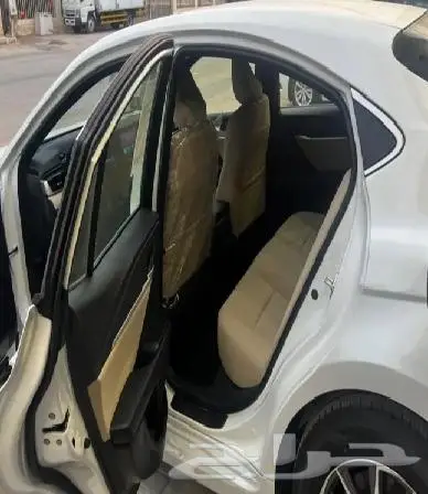 تويوتا كامري E بنزين 2025 8