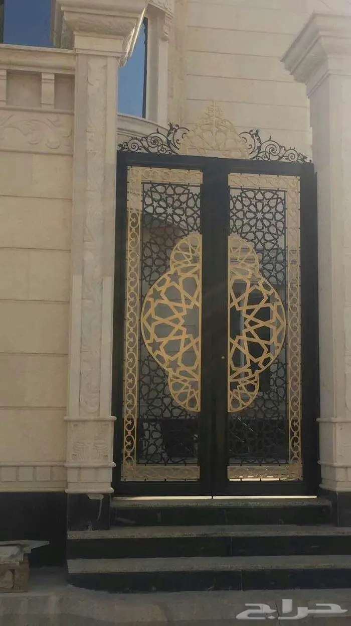ابواب شبابيك. حلوق خشب والمنيوم وحديد 14