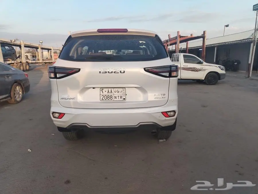 جيب ايسوزو فل 2023 شبه مخزن 0