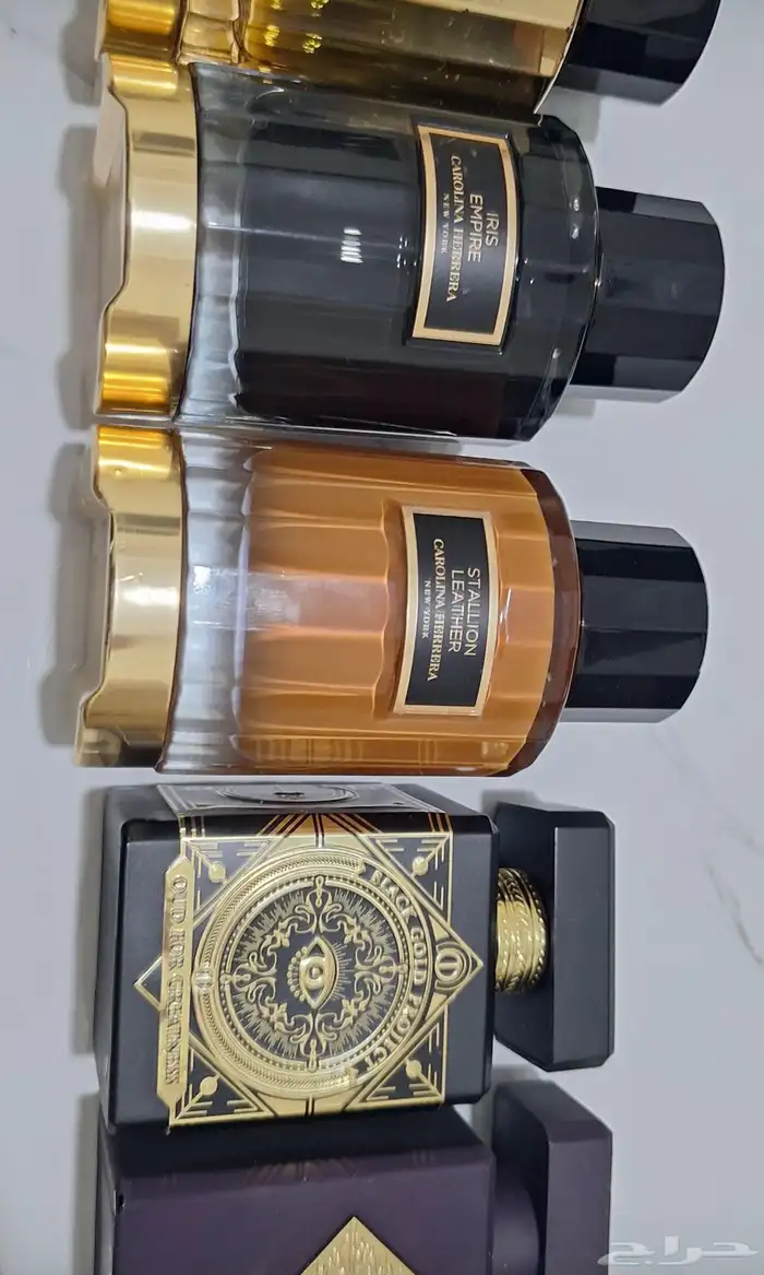 عطورت مطار اصليه بس بدون كرتون فقط 3