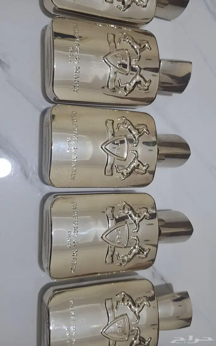 عطورت مطار اصليه بس بدون كرتون فقط 2