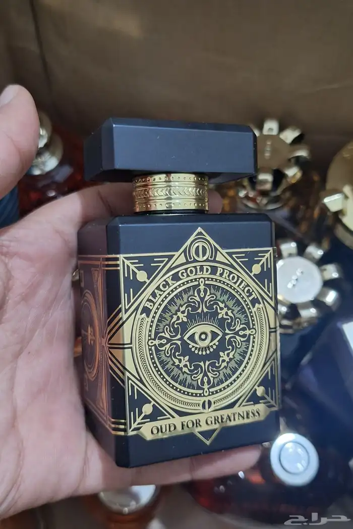 عطورت مطار اصليه بس بدون كرتون فقط 1