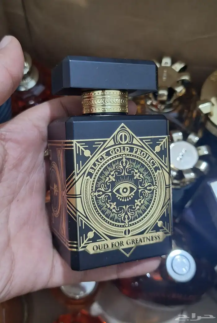 عطورت مطار اصليه بس بدون كرتون فقط 4