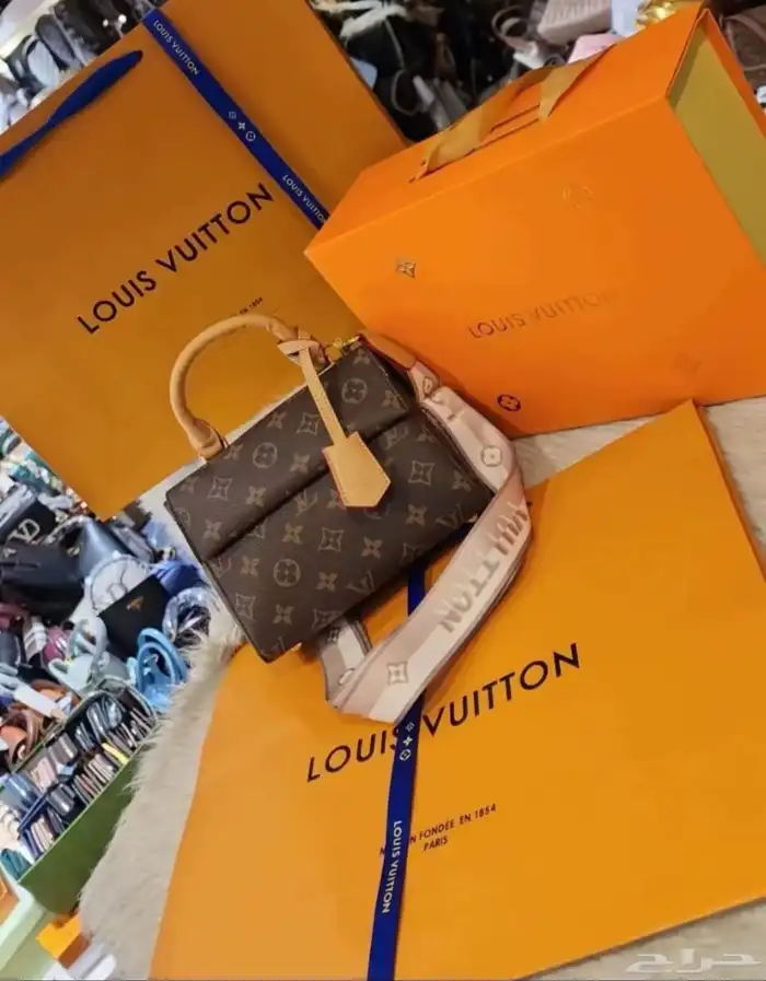 شنط ماركات وجوده ممتازه توب كولتي 2