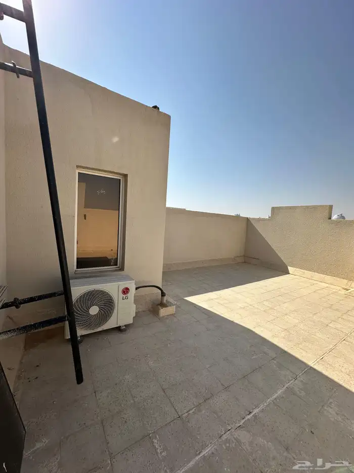فيلا 300 درج داخلي حي بوابه الشرق للإيجار 23
