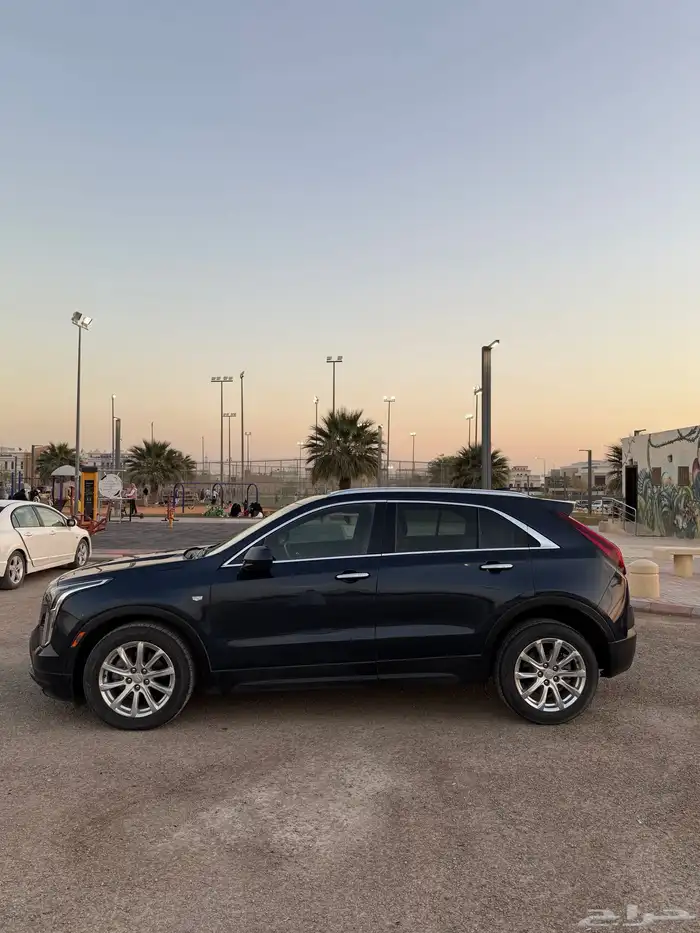كاديلاك XT4 2020 4