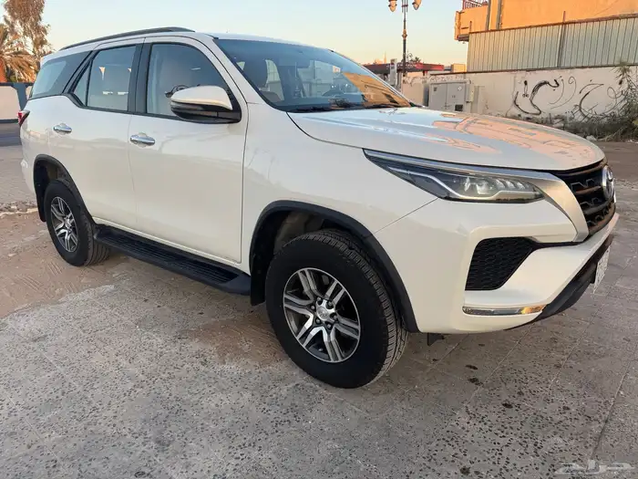 فورتشينر 2022 ديزل .. تم البيع 3