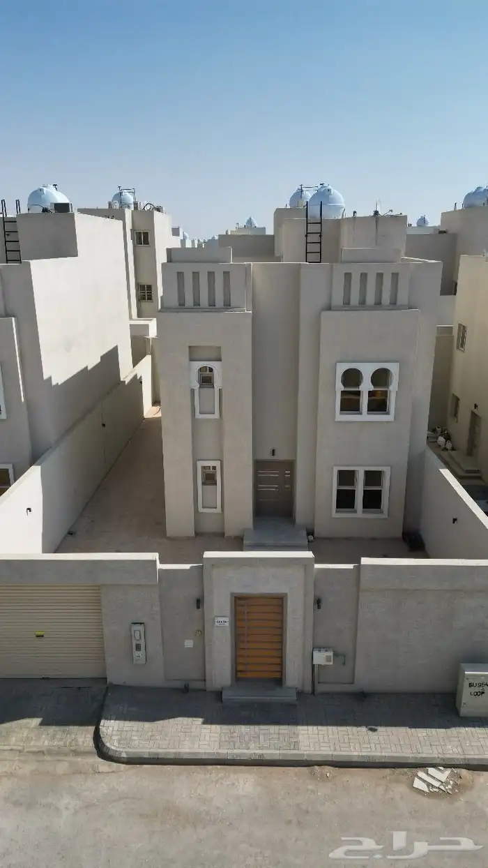 فيلا 300 درج داخلي حي بوابه الشرق للإيجار 1