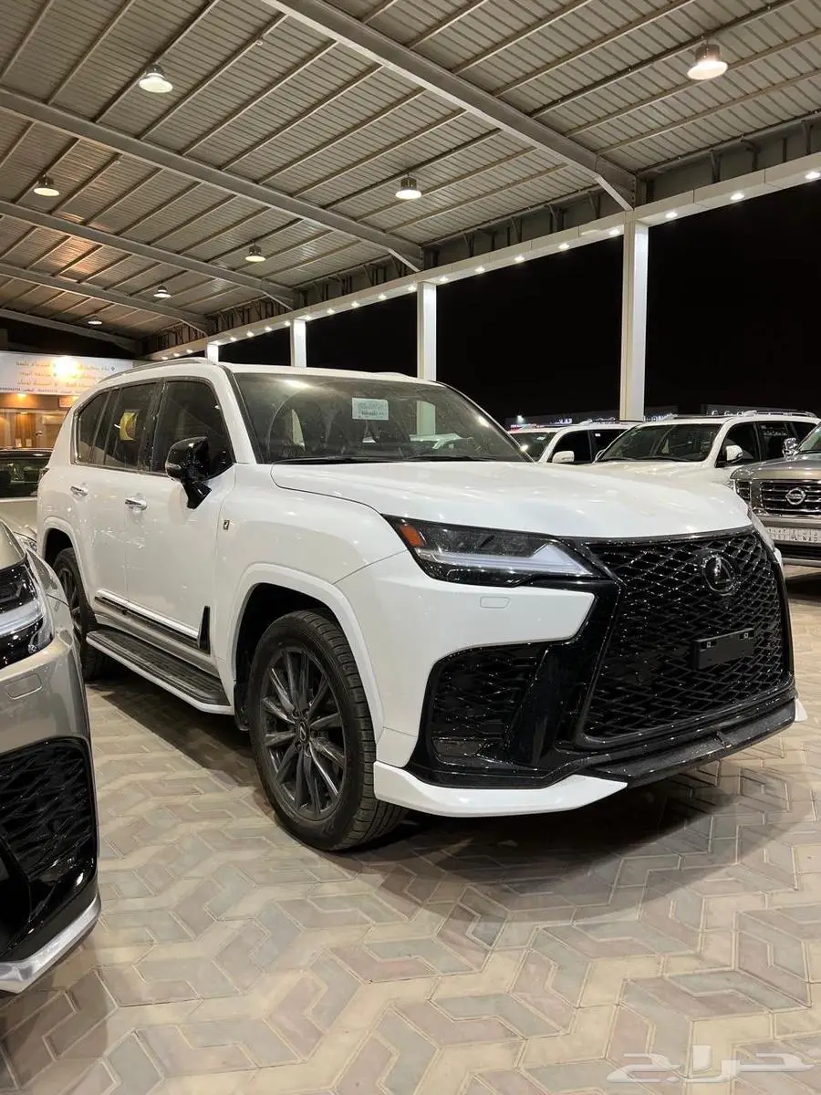 (( تم البيع )) خارج الموقع Lx600 F sport 2024 2