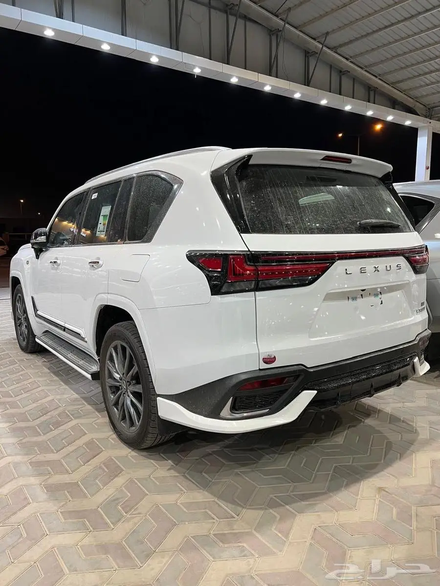 (( تم البيع )) خارج الموقع Lx600 F sport 2024 4