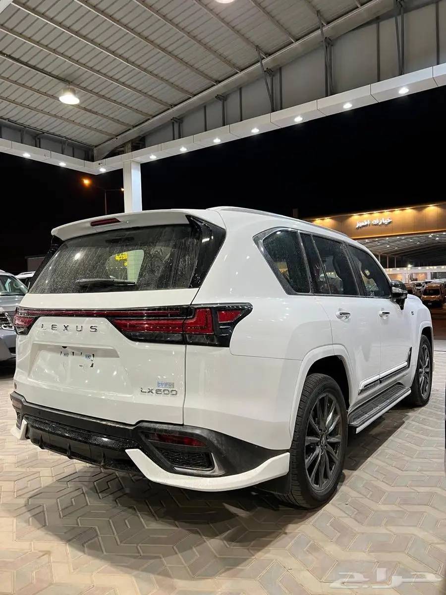 (( تم البيع )) خارج الموقع Lx600 F sport 2024 3