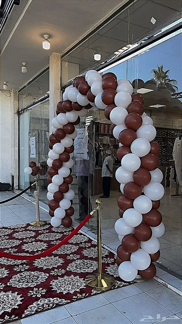 بلونات راقصة وأقواس بلونات للأيجار 9