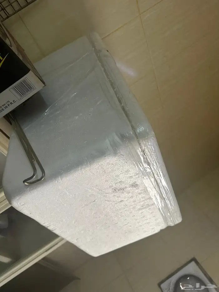 حافظة ثلاجة فلين حالتها ممتازه 0