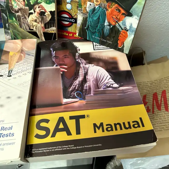 كتب تحضير لاختبار السات نظيفة جدا للبيع 1