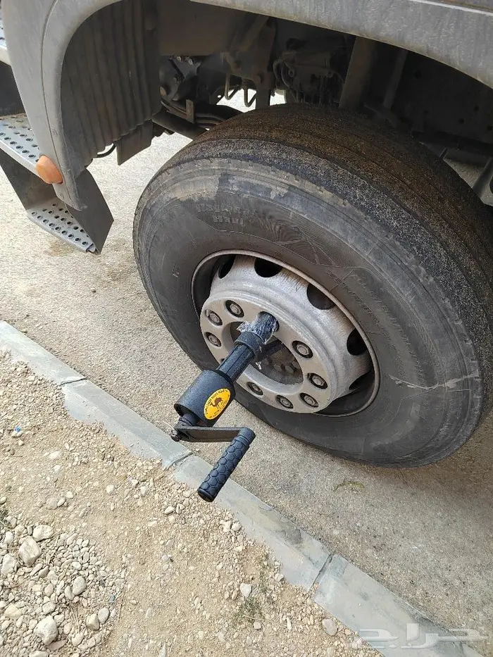 شاحنه مرسدس للبيع مفك كفرات شاحنات 0