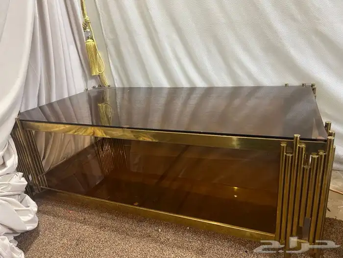 طاولات للبيع 0