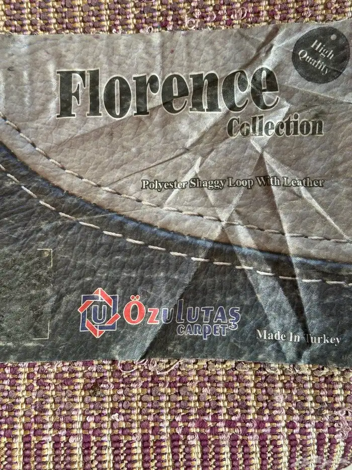 سجاد صناعة تركية نظيف جدا للبيع ب 100 ريال فقط للقطعة 3