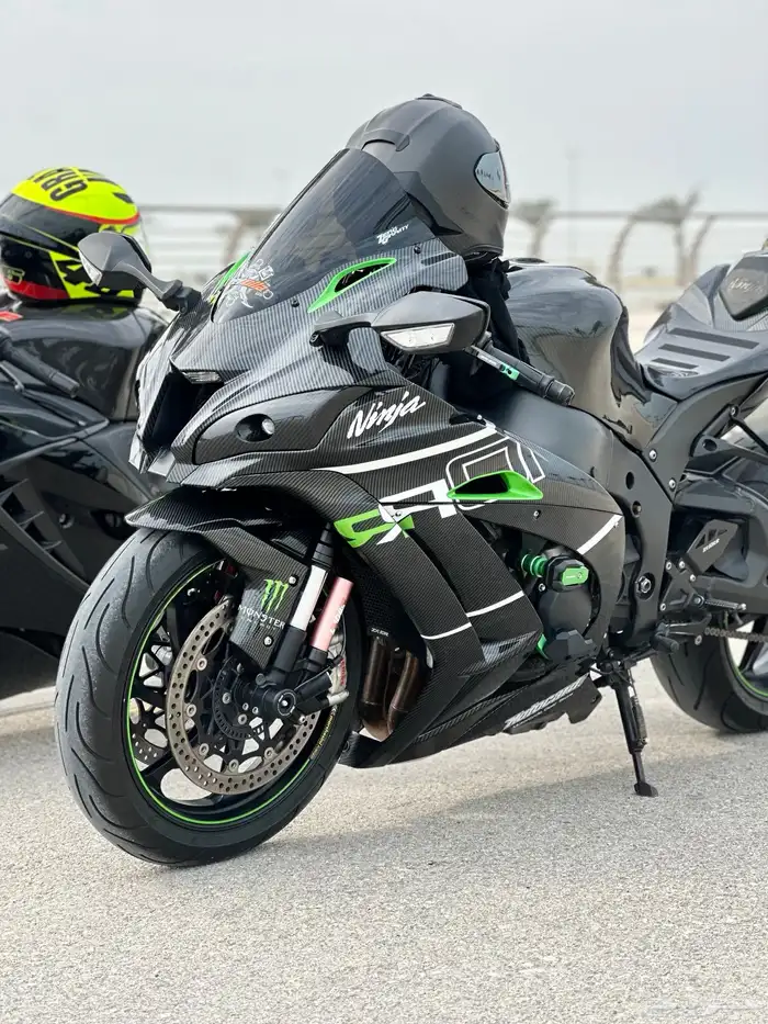 كاوازاكي zx10RR 2017 9