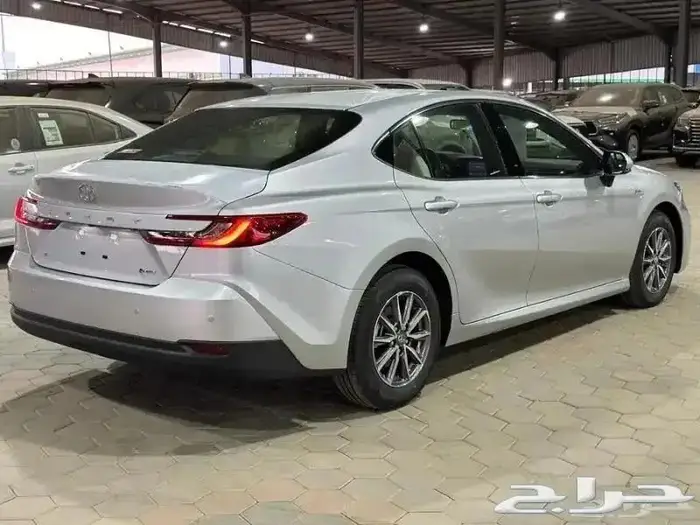 كامرى E هايبرد ستاندر 2025 (يوجد نظام 50-50 للبنوك) 11