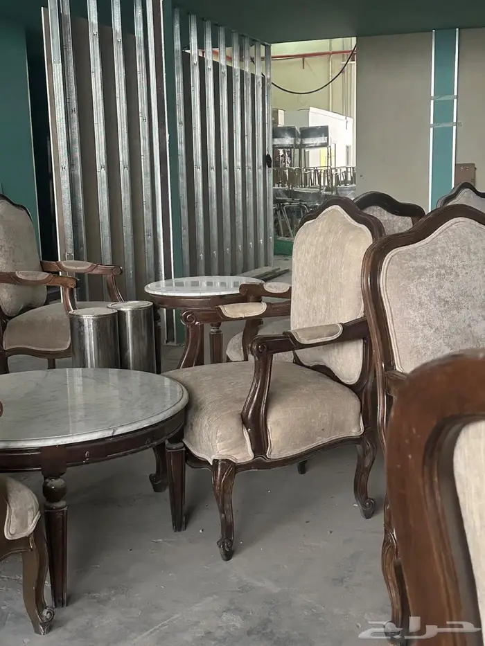 كنب مع طاولات 2