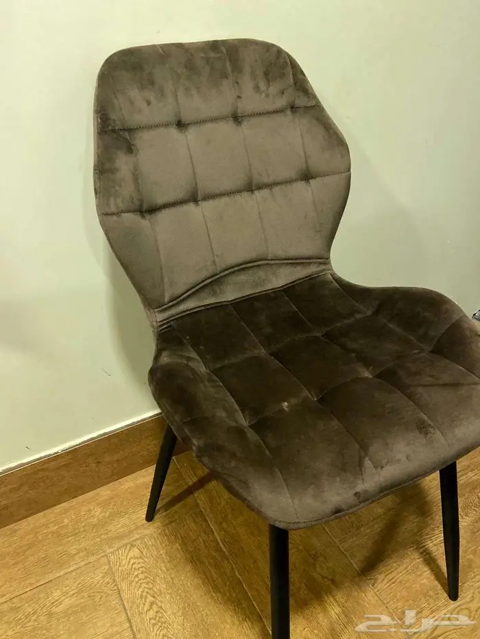 للبيع طاولة طعام خشب فخمه 8 كراسي فخمة اخت الجديدة 3