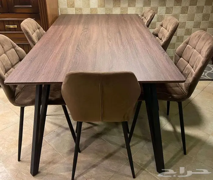 للبيع طاولة طعام خشب فخمه 8 كراسي فخمة اخت الجديدة 4